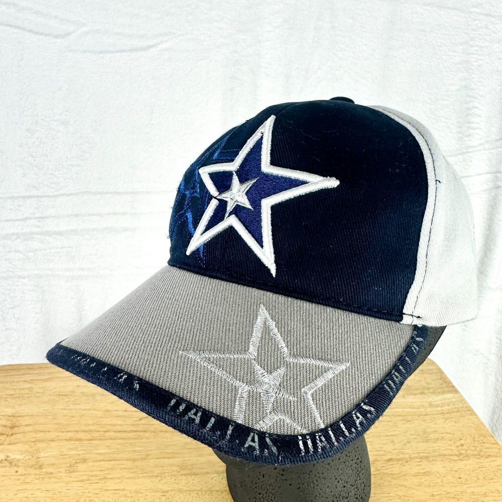 Dallas Cowboys Vintage Star Hat Hook and Loop Closure